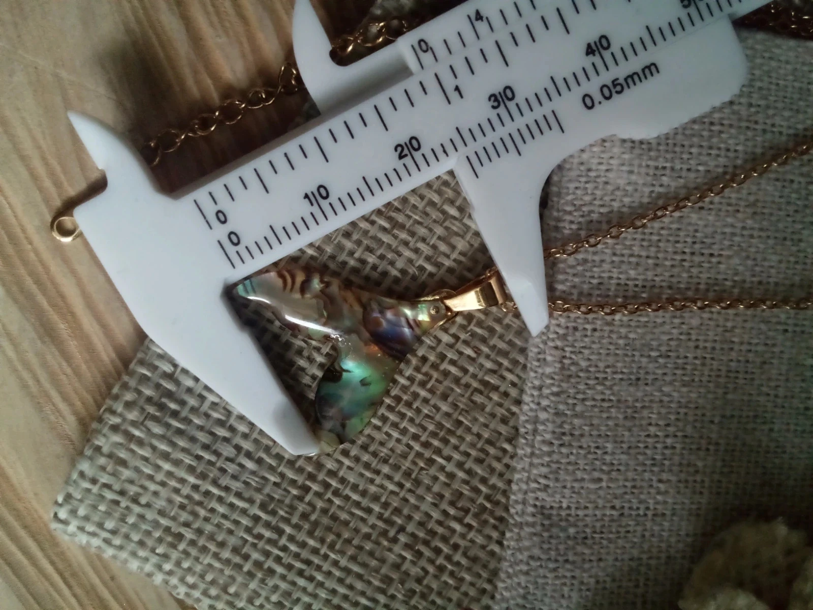 Collier queue de sirène en résine ormeaux – photo 3